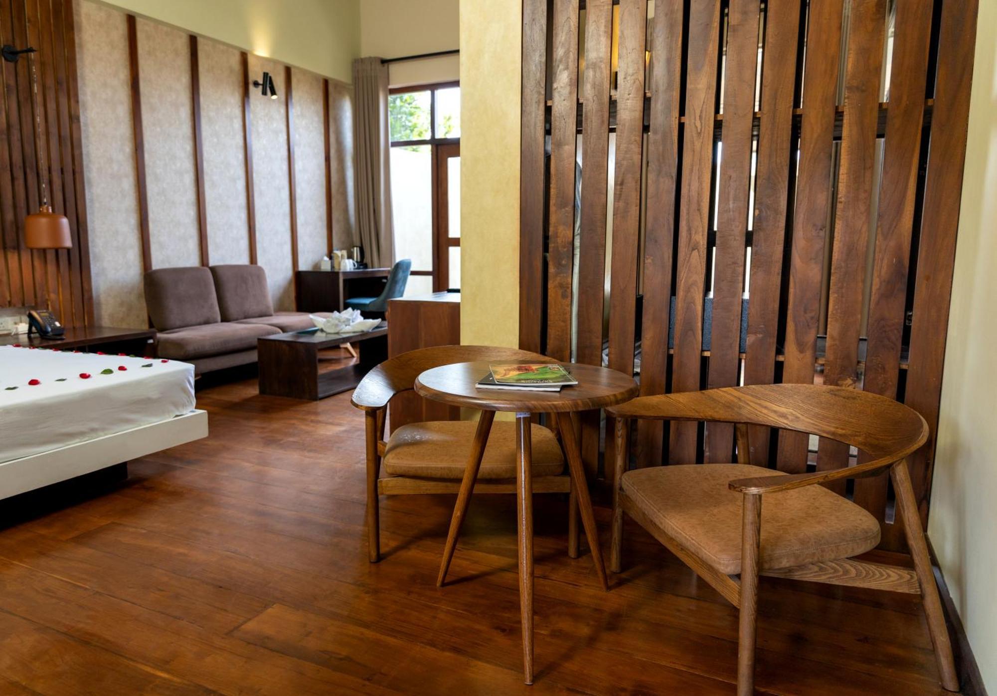 Seahorse Hotel & Spa Negombo Exterior photo